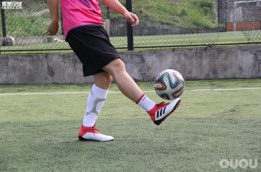 阿迪达斯predatorfreak.3测评,阿迪达斯predator20.4怎么样