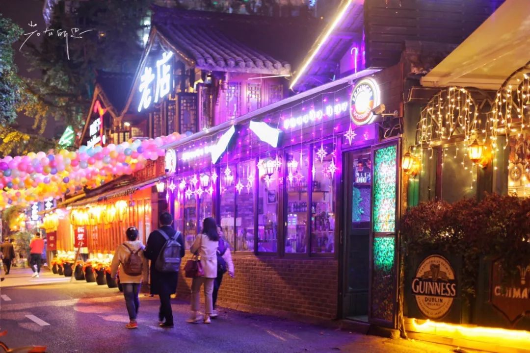 宽窄巷子成都休闲慢生活好去处,夜游成都宽窄巷子茶馆