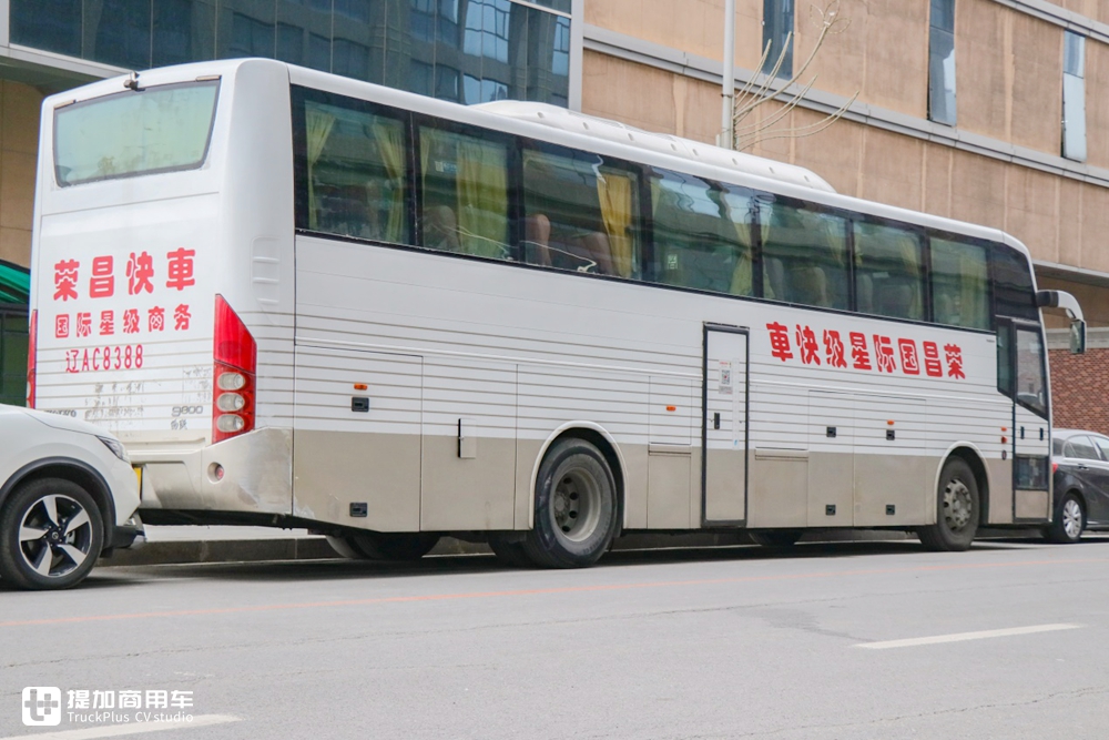 最经典最豪华的大巴车多少钱,当年的豪华大巴