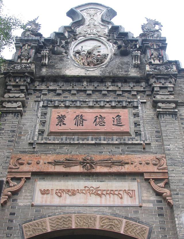 成都怎样去青城山都江堰,成都十大景点武侯祠