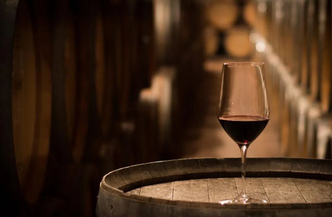 心情不好时为什么想抽烟,心情不好就想喝酒