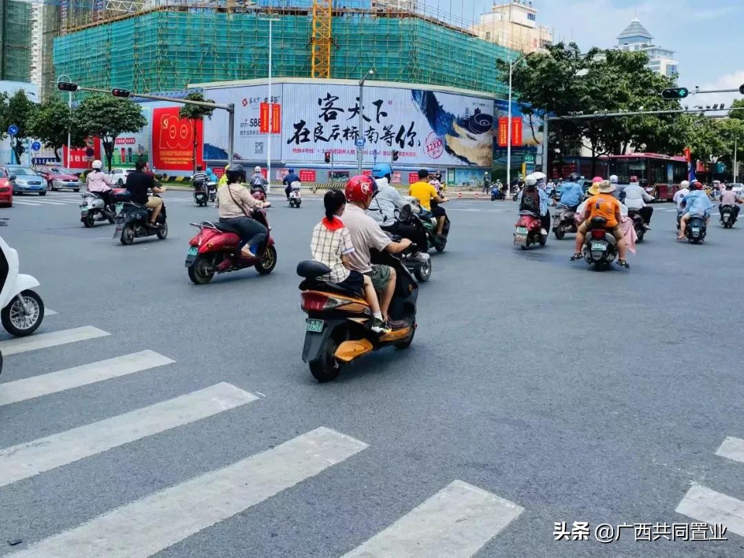 鎴戝湪鍗楀畞绛変綘瑙嗛,鎴戝湪鍗楀畞绛変綘鍘熺増