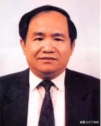 这位潮商艰难创业，从杂货铺老板成为赫赫有名的“巴黎士多王”！