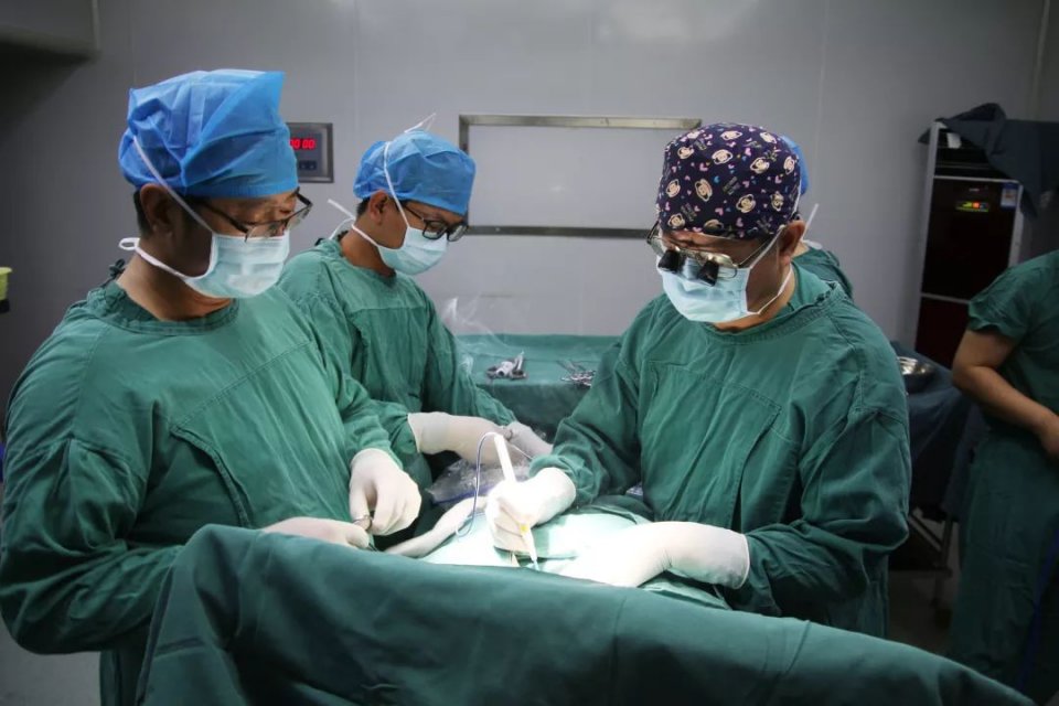 景洪市人民医院成立甲状腺外科程若川及超声科王丹专家团队工作站