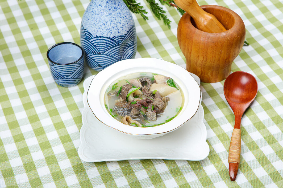 羊肉汤怎么不白是什么原因,羊肉汤熬得不白怎么补救