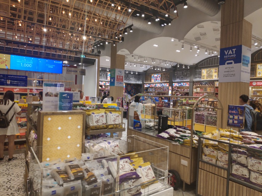 普吉岛王权免税店必购清单,普吉岛王权免税店为什么免费