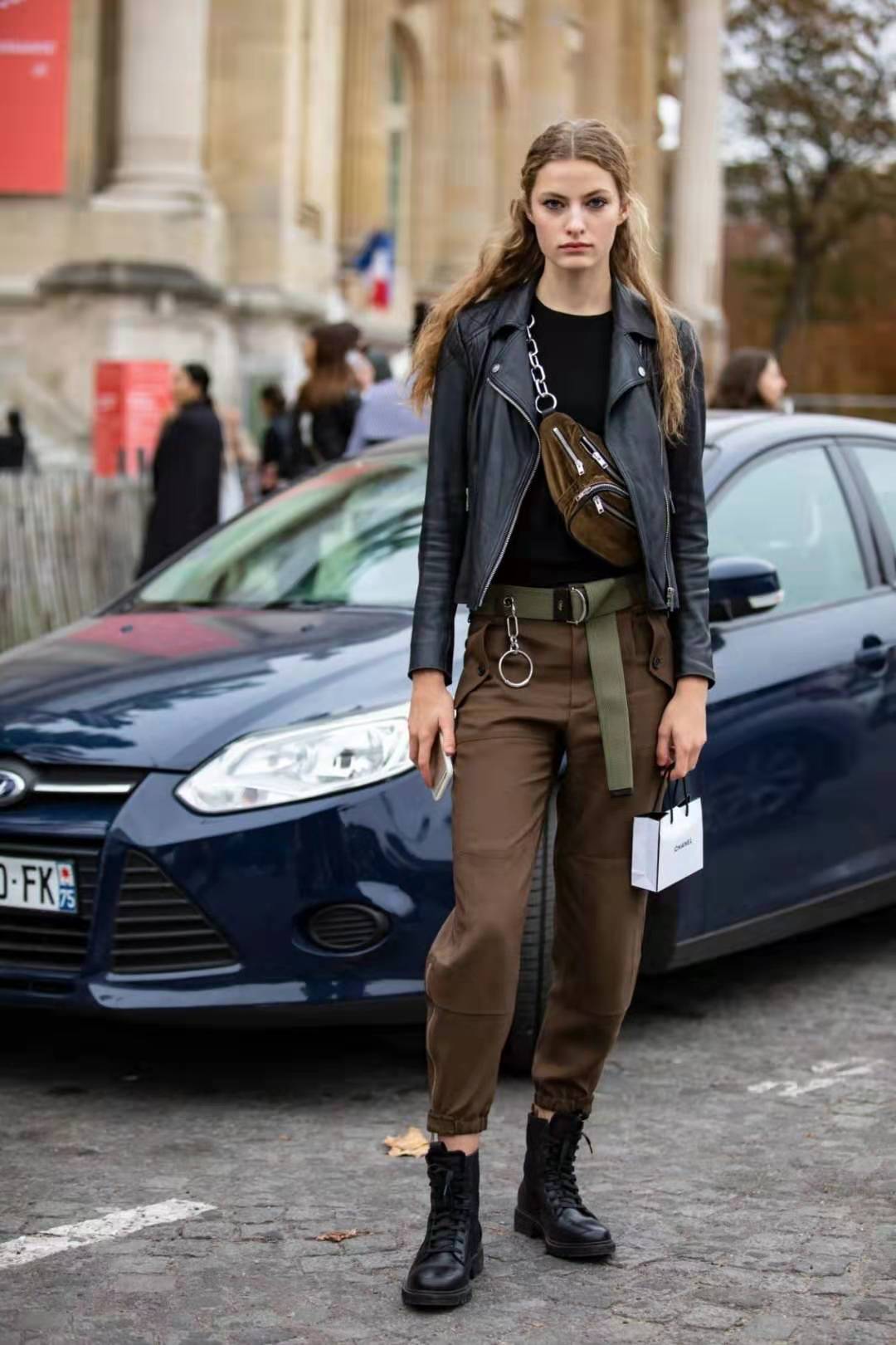 早秋新款女短马丁靴减龄时尚洋气,这个秋天必须得有的马丁靴