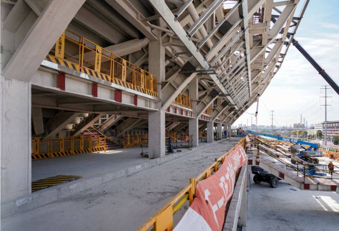 上海浦东足球场照片,上海浦东专业足球场效果图