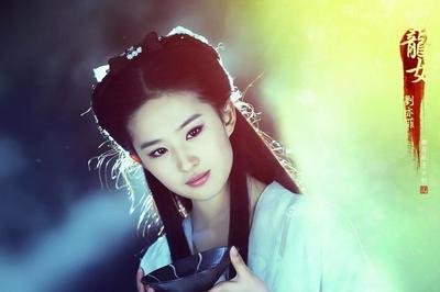 陈金飞杨采钰刘亦菲什么关系,刘亦菲陈金飞杨采钰真实关系揭秘