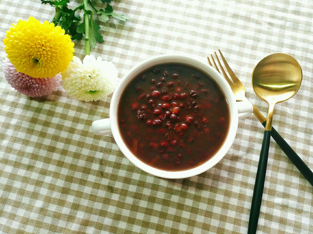 红豆的好处和做法,红豆沙的各种吃法的功效