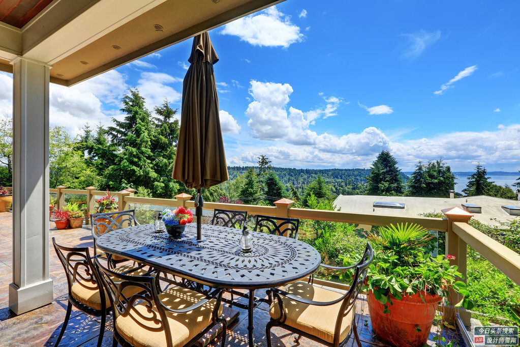 屋顶花园那么好看，下雨了该咋办？别担心，庭院设计师告诉您