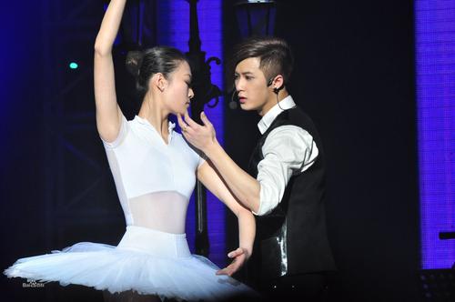 檀健次景甜互动,为什么檀健次被称为男版景甜