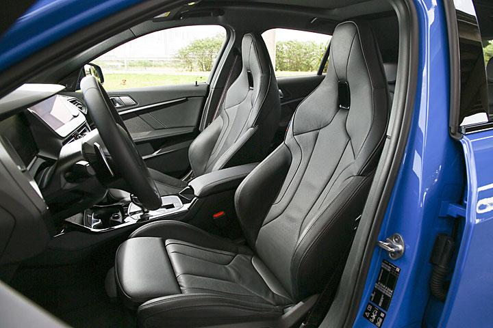 这驾感，仍然又浓又辣，试驾全新一代宝马M135ixDrive