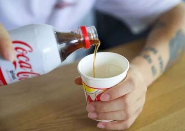 16岁女孩吃感冒药死亡,少女吃减肥药死亡