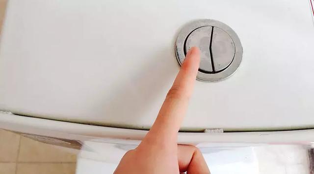 马桶上一大一小按钮有什么用,马桶按钮一大一小什么意思