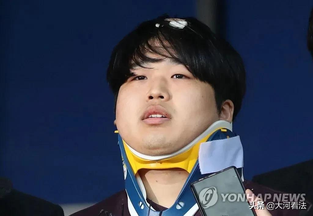 “关注我，给你看我妈洗澡！”