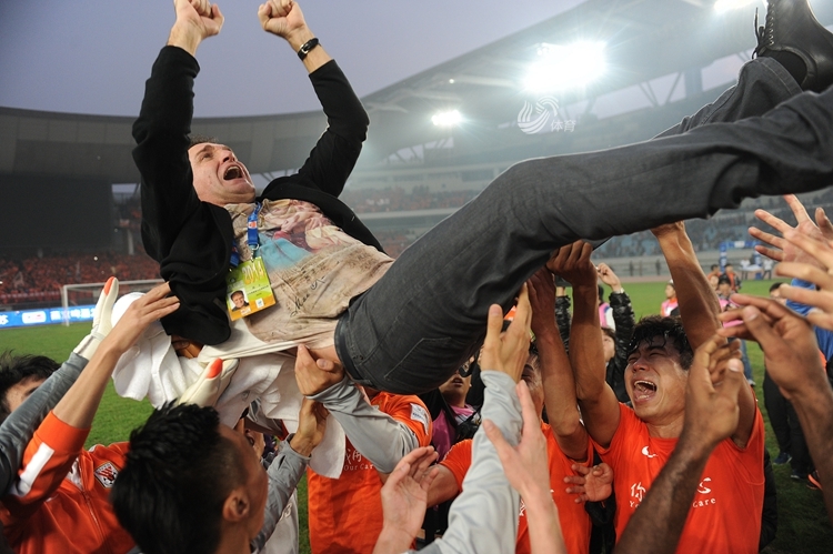 2019鲁能难忘瞬间,但愿时光如初见文章