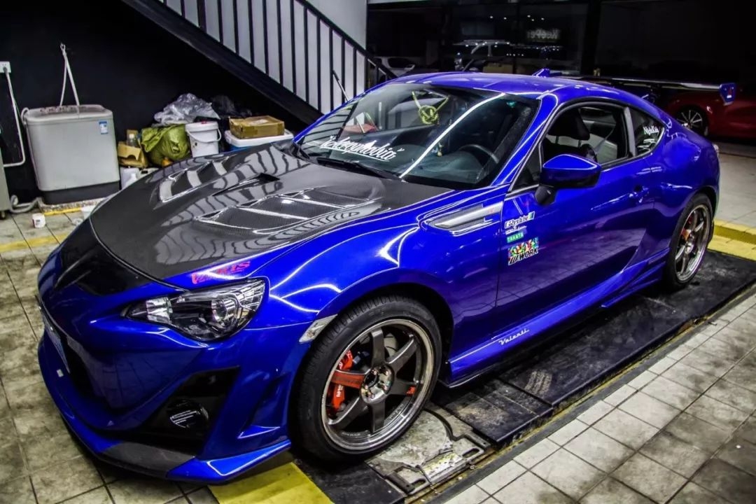 玩改装车的骚年们，没有一套精致的轮毂都不好意思出门！