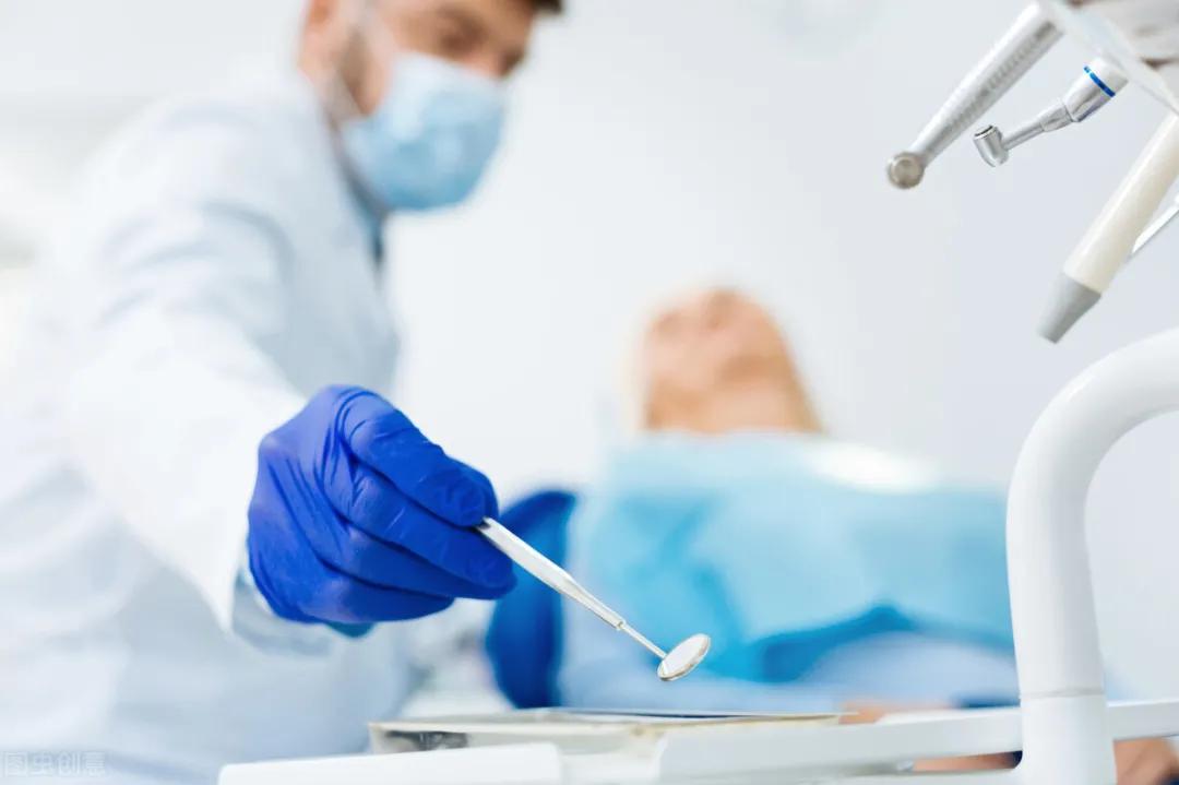 40岁男人前列腺症状怎么治疗,男人三十岁有了前列腺这是什么病