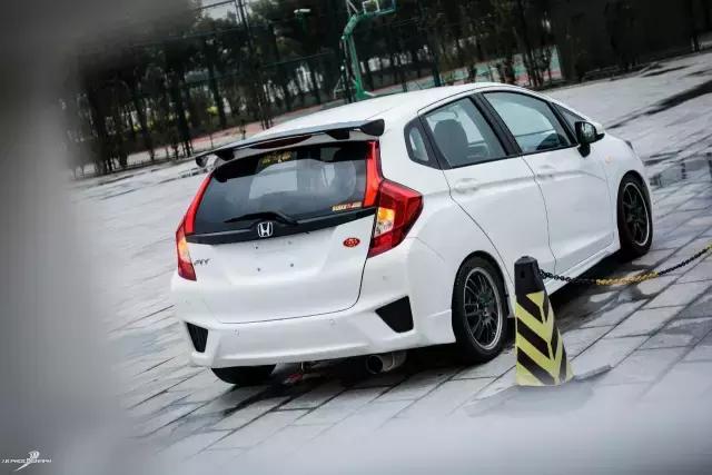 最好看的飞度gk5,平民超跑王位交替新评本田飞度gk5