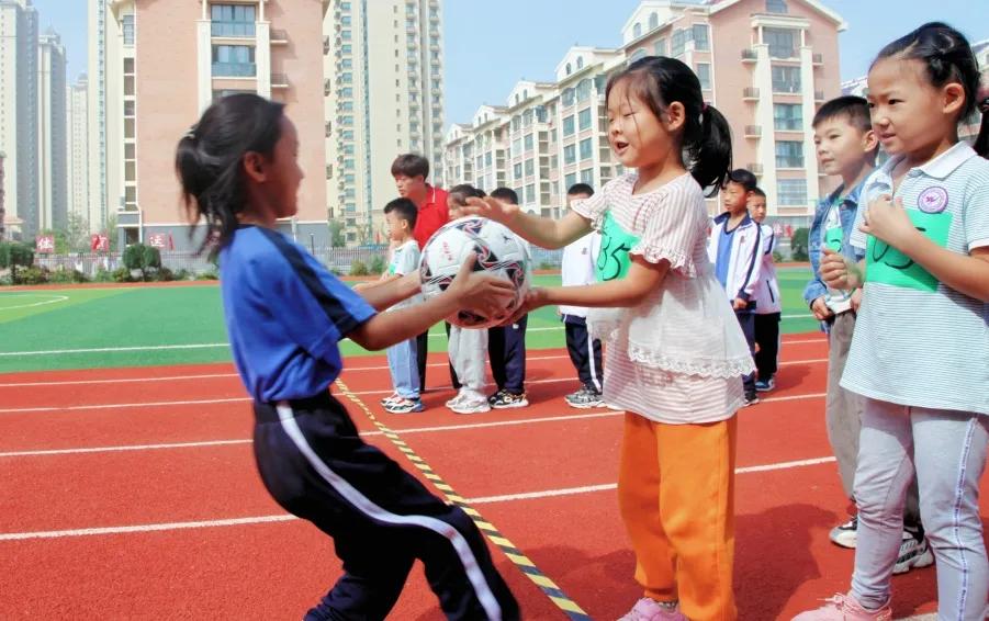 潍坊光正·潍州外国语学校童心向*党**，超越梦想。2021年秋季运动会掠影