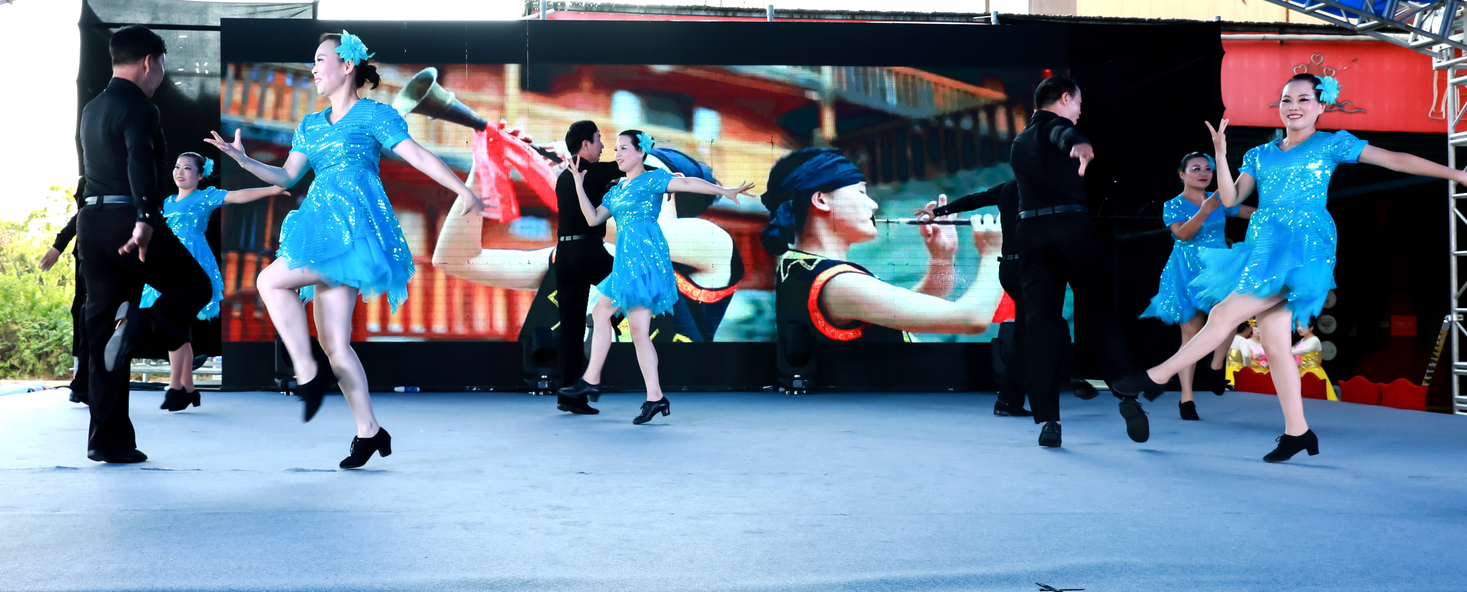 庆祝祖国华诞，“中国梦•祖国颂”湘潭群众优秀节目展演隆重举行