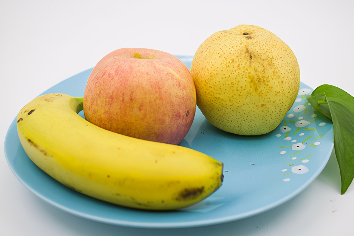 香蕉和苹果晚上哪个适合吃,香蕉苹果晚上吃会中毒吗