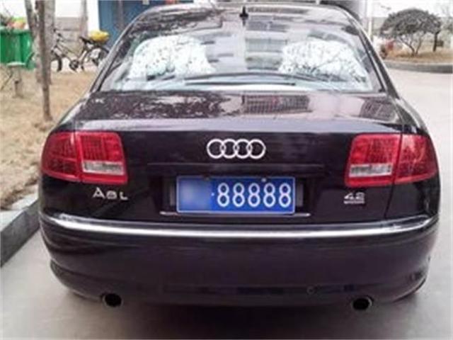 比亚迪s6车牌灯,比亚迪s6车标亮吗