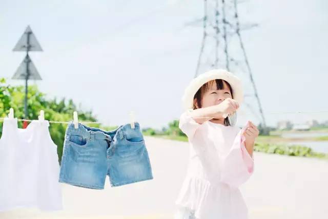 衣服掉色教你一招轻松解决,脱色衣服怎么样不褪色