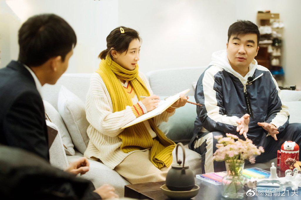 何雯娜晒孕期照,何雯娜孕妇运动