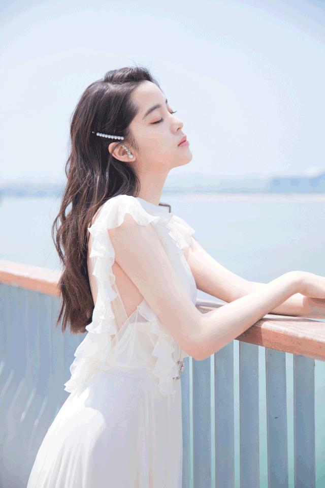 侧脸拍照好看的秘诀,侧脸不好看拍照技巧与角度