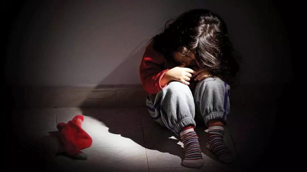 10岁女孩犯错怎么教育,儿童性教育案件最新