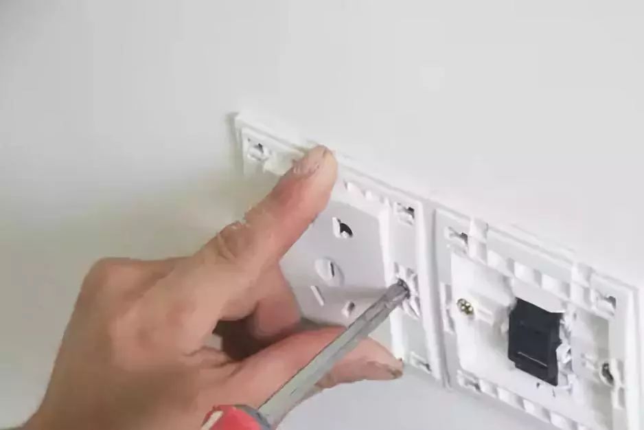 装修房子需要去施工现场看什么,新房装修要不要一直盯着工地