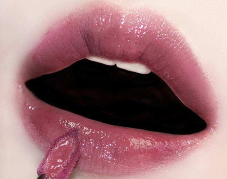 秋冬不挑肤色的5款口红颜色,凸显气质年轻的口红颜色