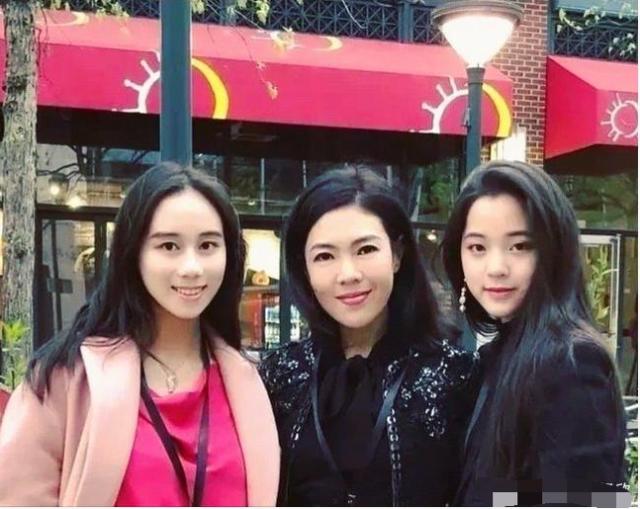 2011年赌王四房争产,赌王去世参加葬礼家庭名单