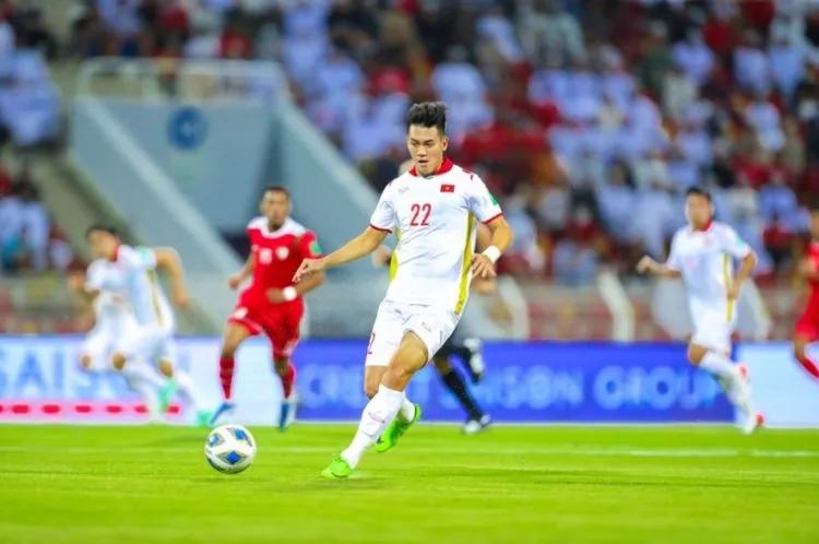 逗妹吐槽,为什么马奎尔这么烂还能踢