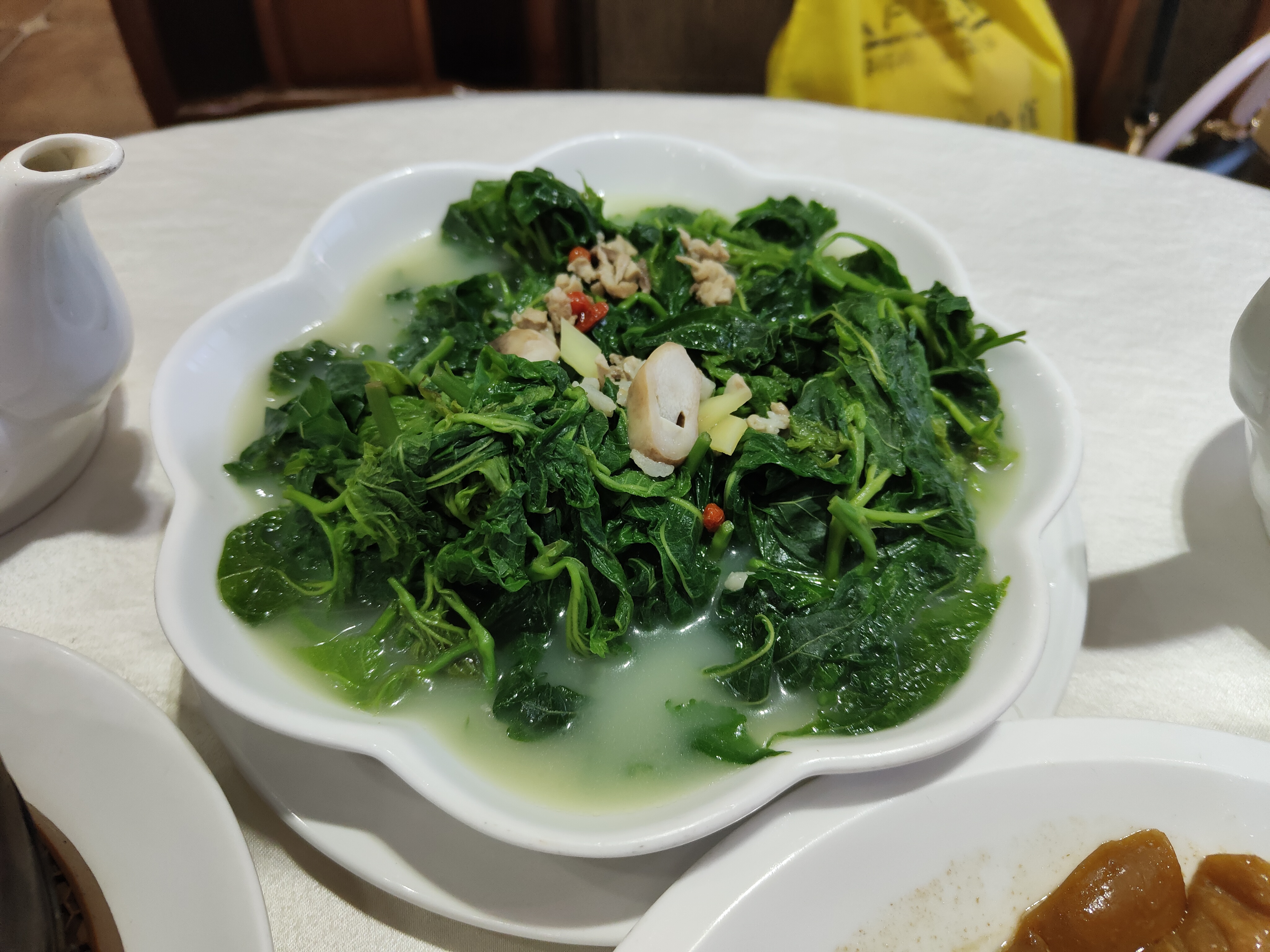 吃三黄鸡为什么容易拉肚子,吃了三黄鸡拉肚子