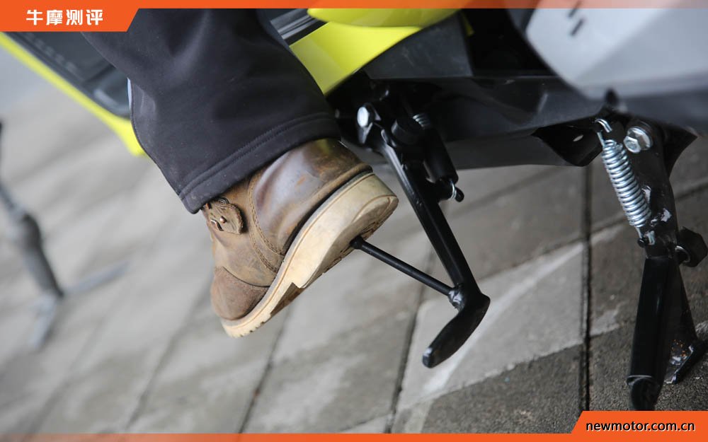油箱17升续航可达400公里,最佳国产踏板摩旅车