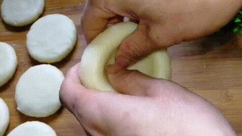 炸糖糕很粘锅怎么回事,炸糖糕漏糖