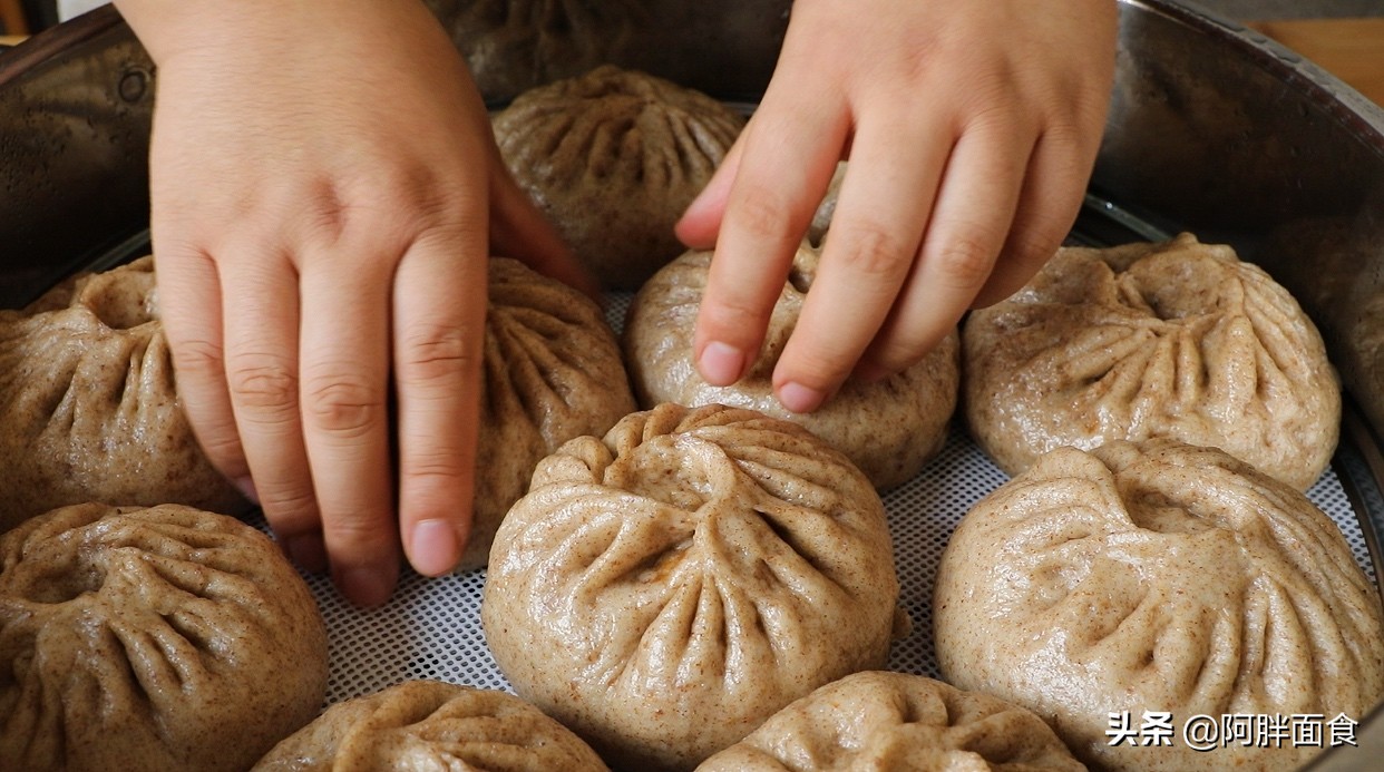 多用这菜调包子馅，多用这面擀包子皮，孩子吃促消化，成人吃减肉