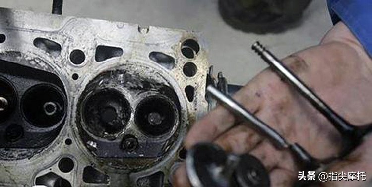 摩托车发动机气门坏了怎么回事,发动机气门断了什么症状