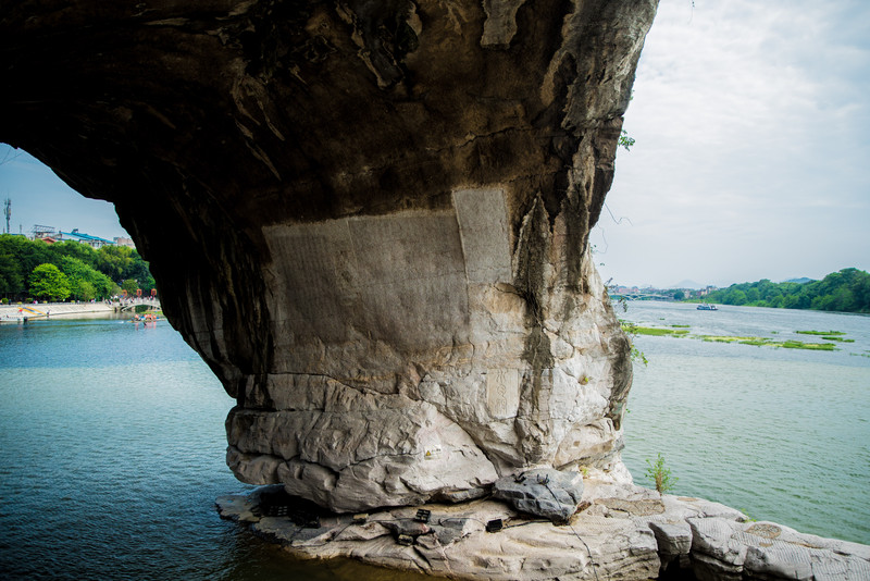 小学课本象鼻山照片,小学课本上的象鼻山图片