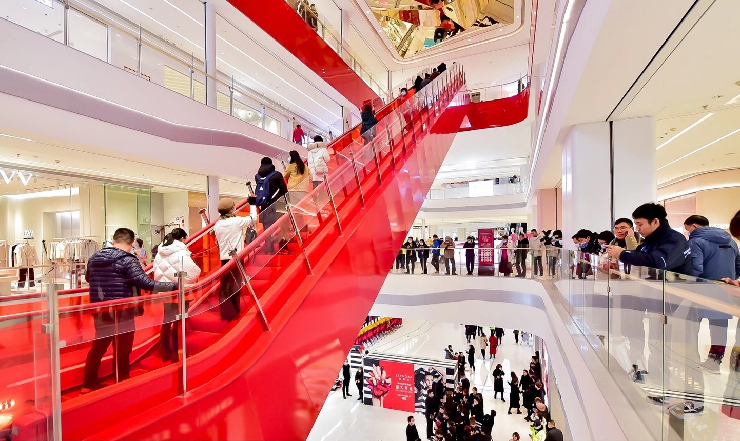 重庆高铁穿高楼的视频,重庆高铁穿楼景观再现