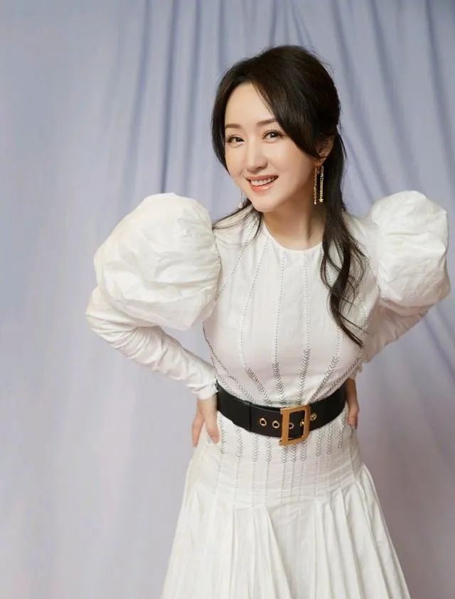 显胖的裙子怎么补救,春秋显白显瘦显高穿搭