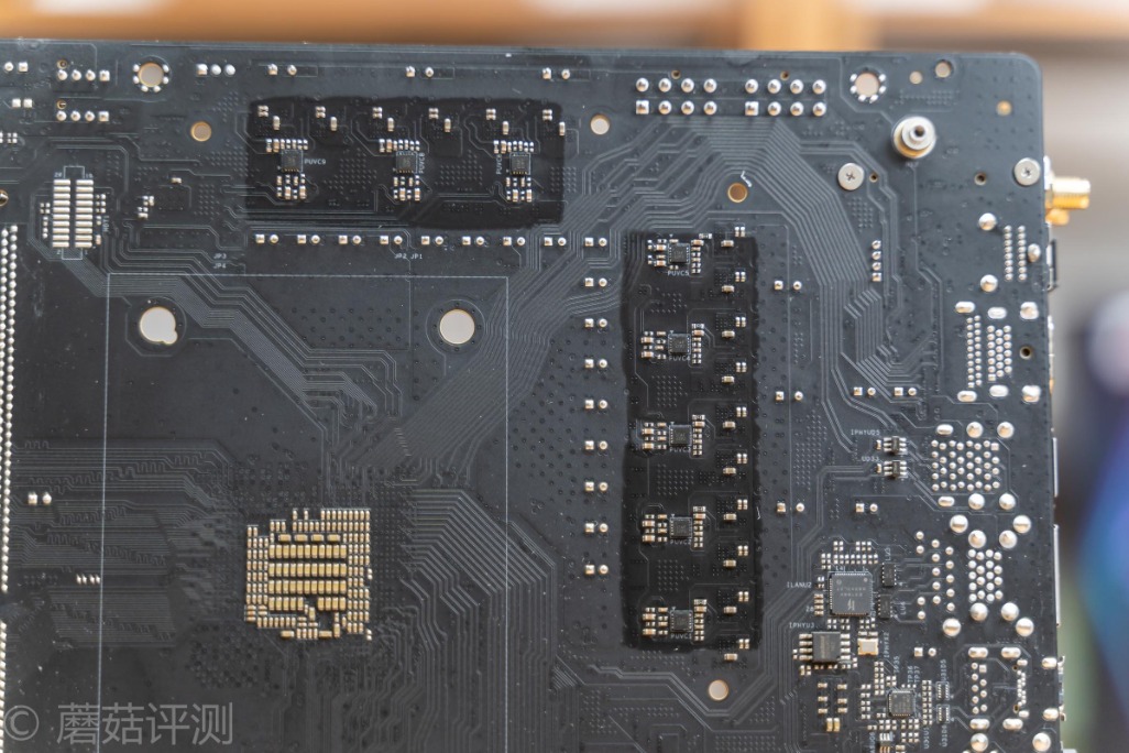 雷蛇华擎x570主板怎么样,华擎x570太极雷蛇定制款主板赏析