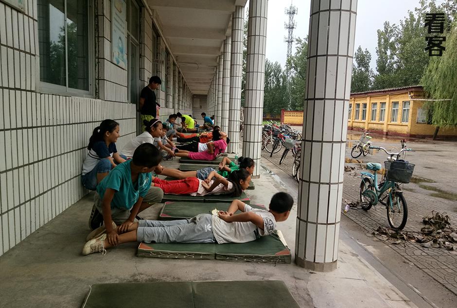 这支秘密发展的乡村足球队，拼命的令人肃然起敬