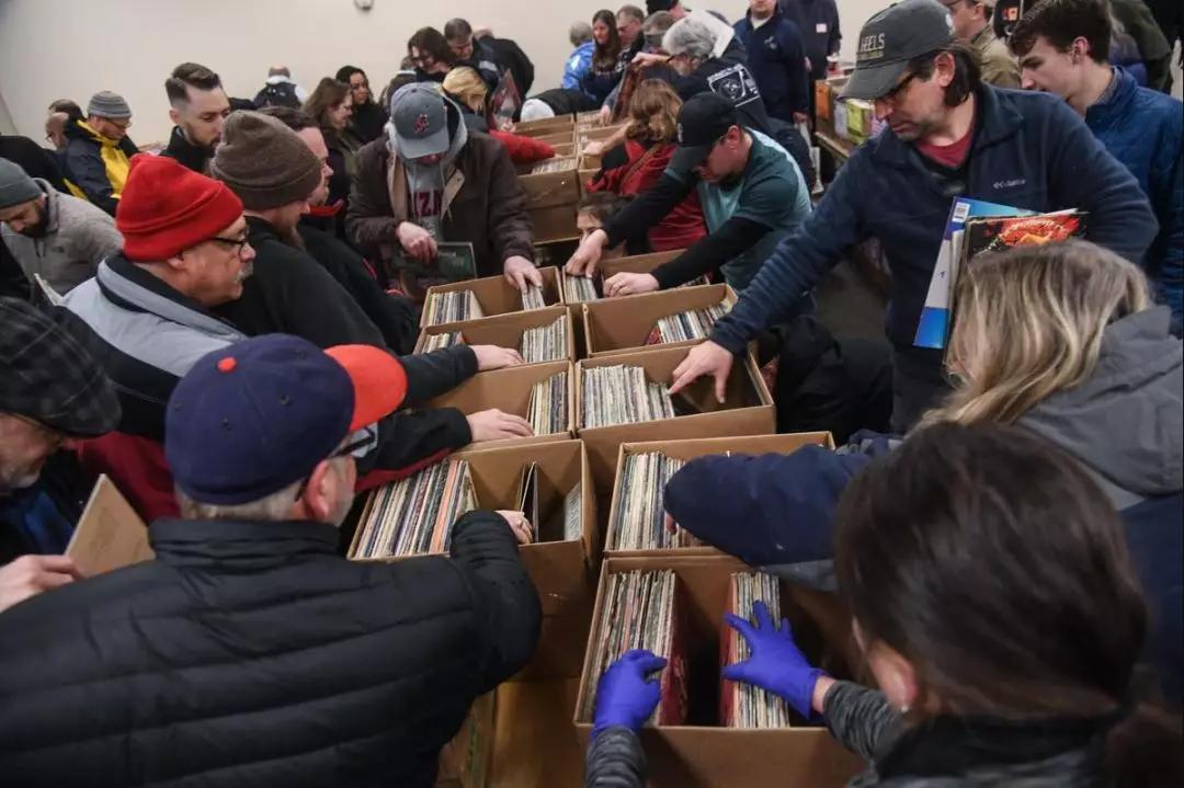 现在黑胶还值得买吗,黑胶还有前景吗