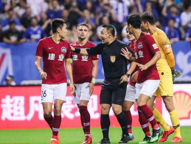 var为什么在世界杯上备受争议,var裁判黑哨