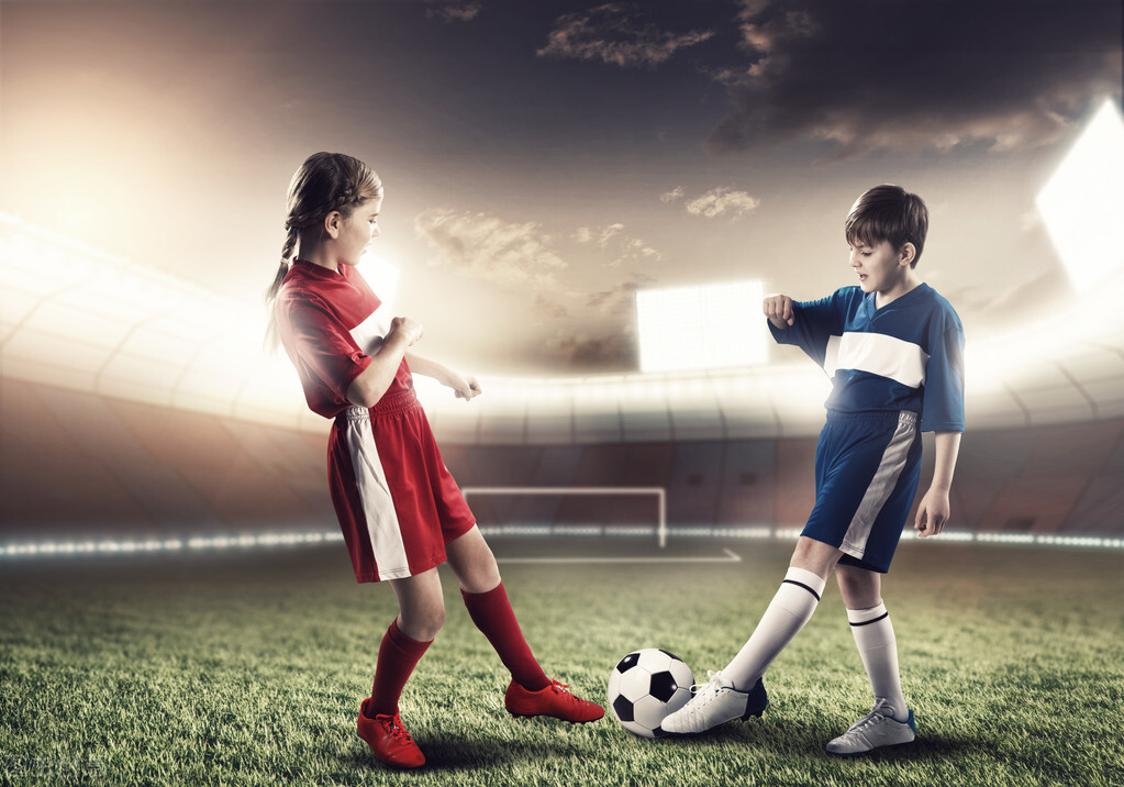 打篮球和踢足球哪个能长高,打篮球还是踢足球更累