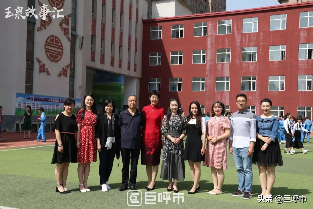 呼和浩特最美的女校长,呼和浩特一中网红校长